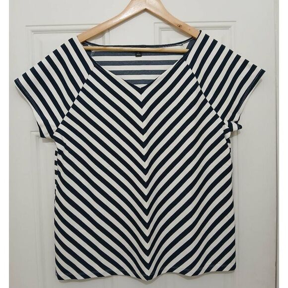 Banana republic womens xl blue white Nautical stripe stretch cap sleeve top - Picture 1 of 5